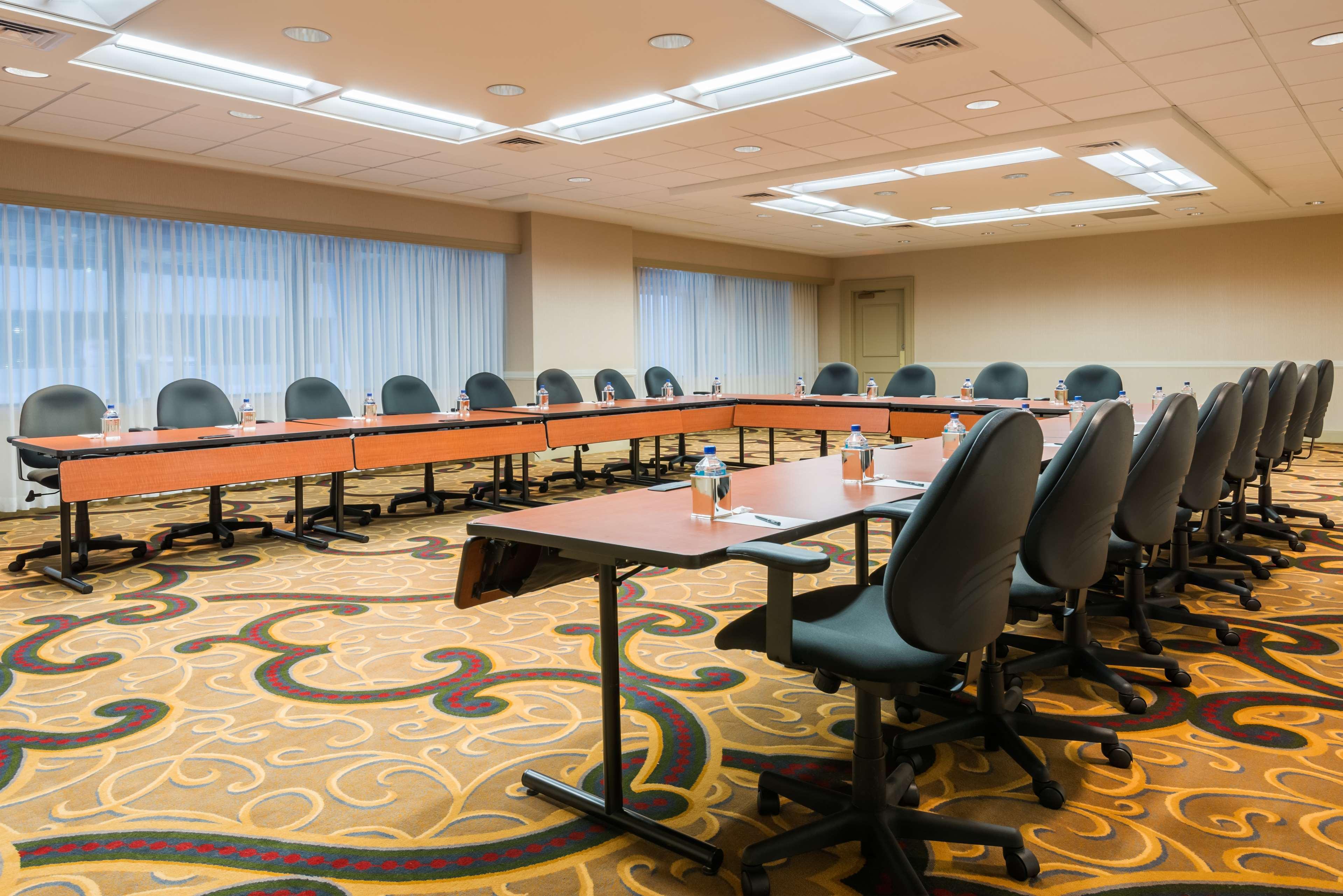 Hilton Indianapolis Hotel & Suites Bagian luar foto