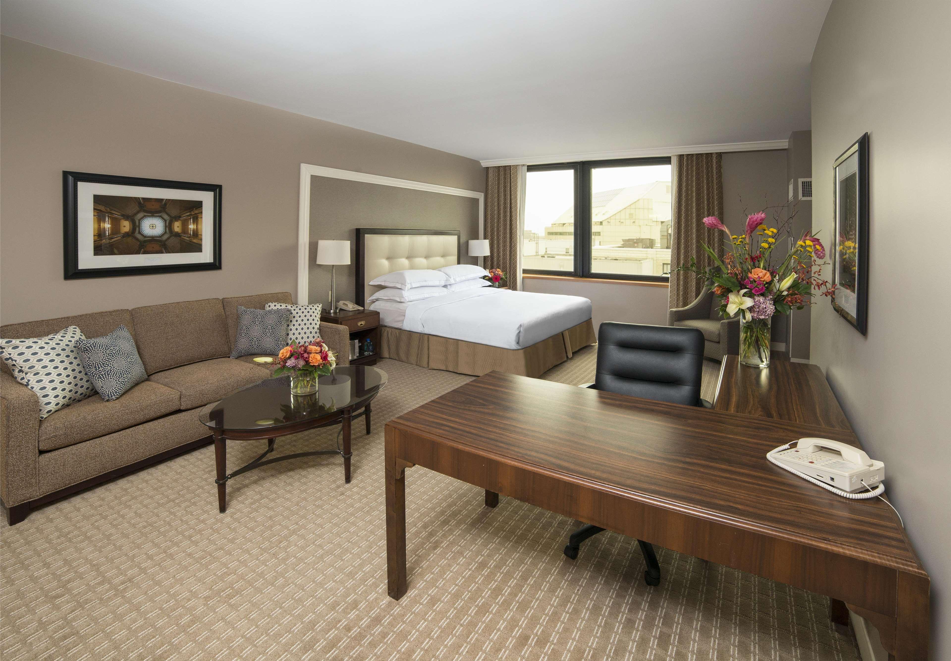 Hilton Indianapolis Hotel & Suites Bagian luar foto
