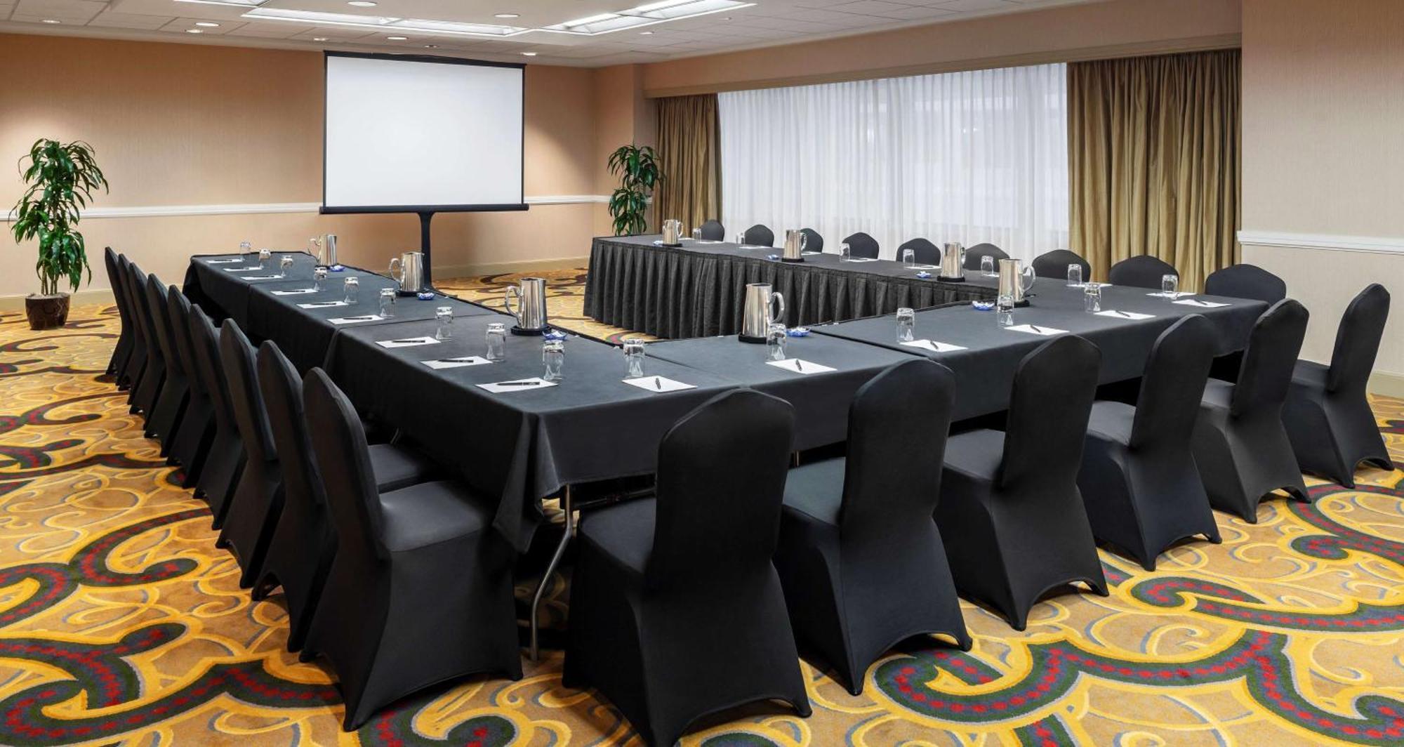 Hilton Indianapolis Hotel & Suites Bagian luar foto