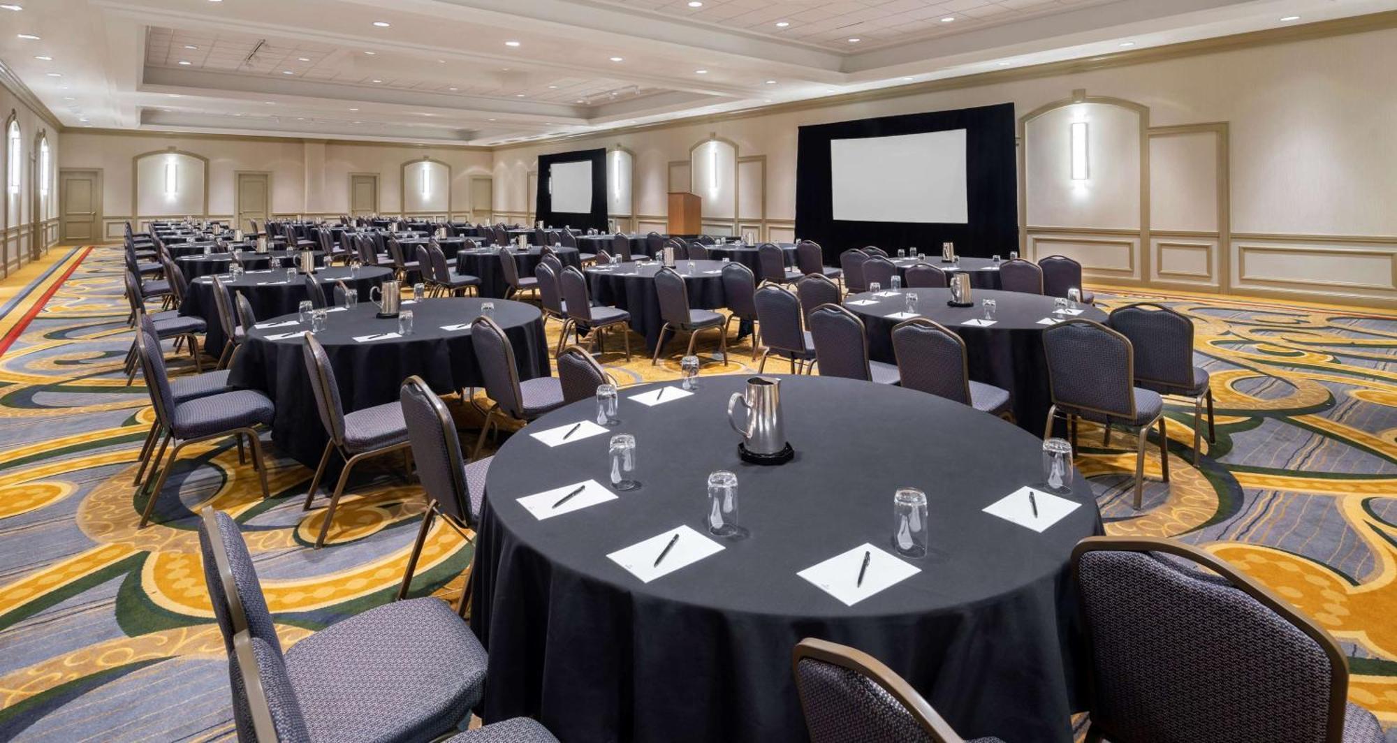 Hilton Indianapolis Hotel & Suites Bagian luar foto