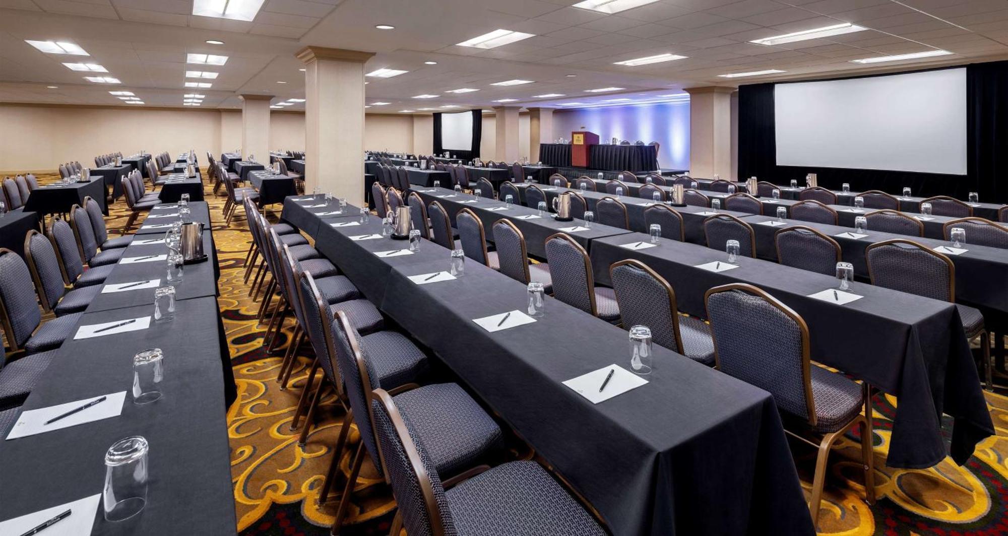 Hilton Indianapolis Hotel & Suites Bagian luar foto
