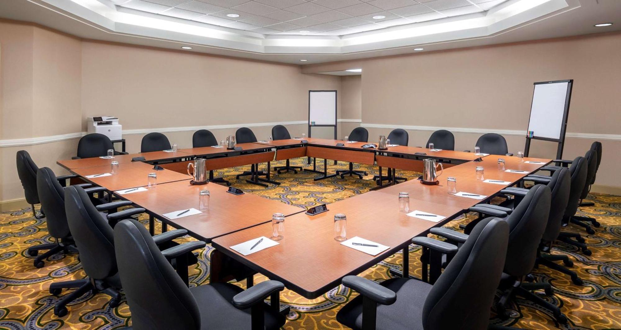 Hilton Indianapolis Hotel & Suites Bagian luar foto