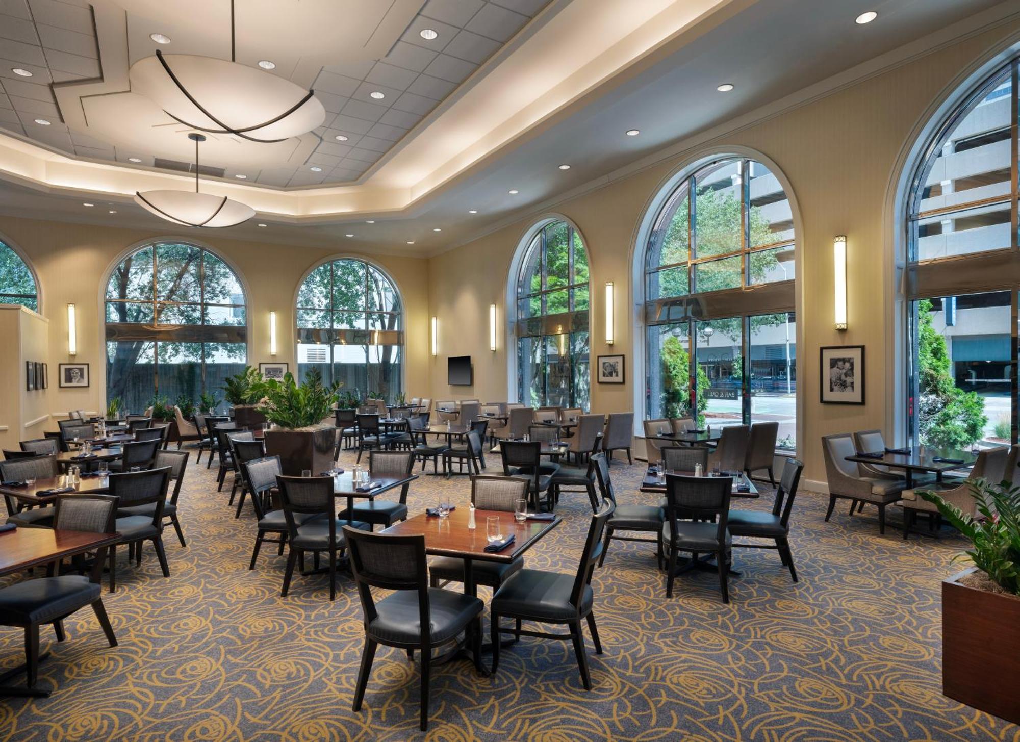 Hilton Indianapolis Hotel & Suites Bagian luar foto